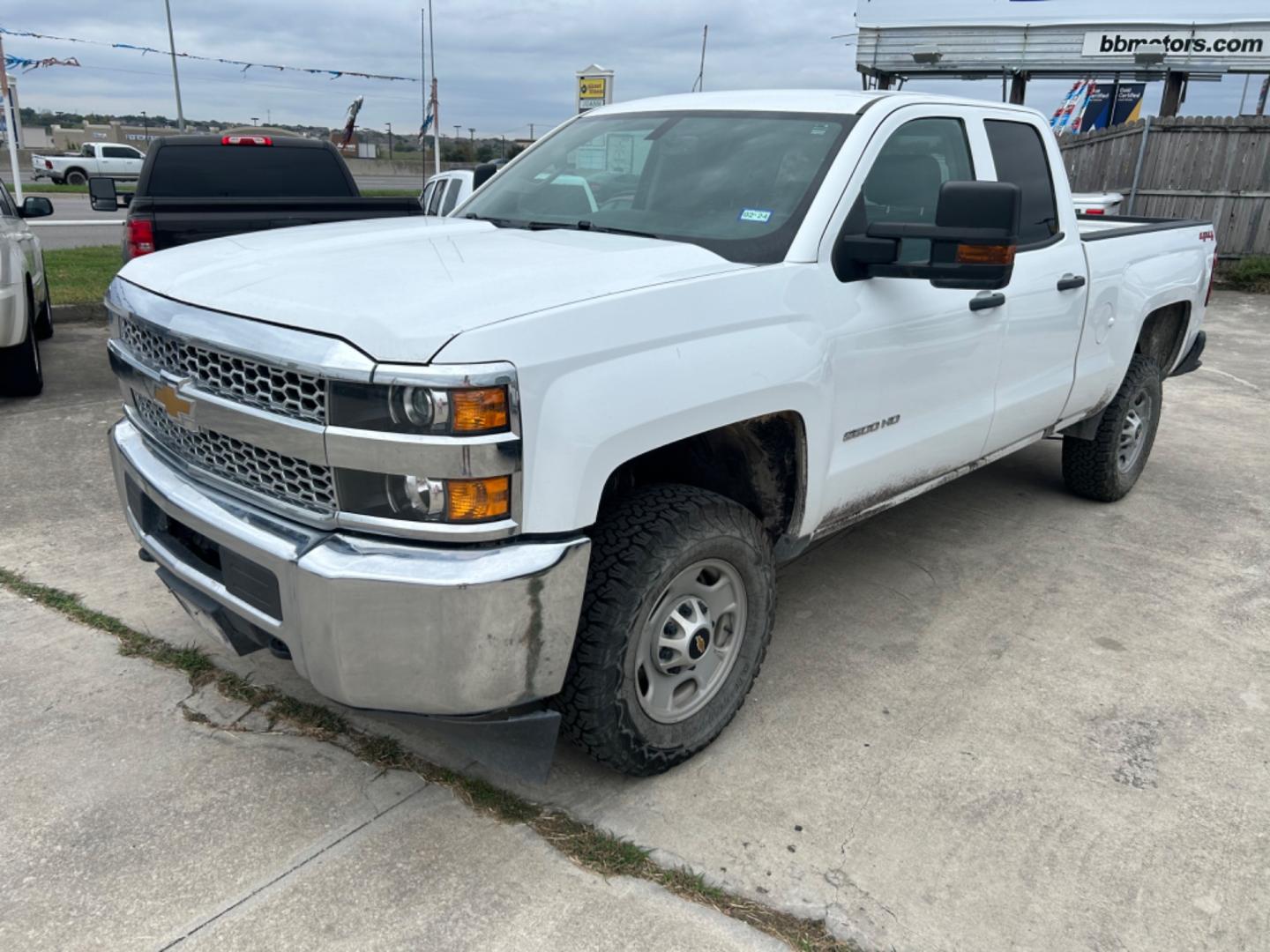 2019 White Chevrolet Silverado 2500HD Work Truck Double Cab 4WD (2GC2KREG7K1) with an 6.0L V8 OHV 16V engine, 6A transmission, located at 1687 Business 35 S, New Braunfels, TX, 78130, (830) 625-7159, 29.655487, -98.051491 - Photo#0